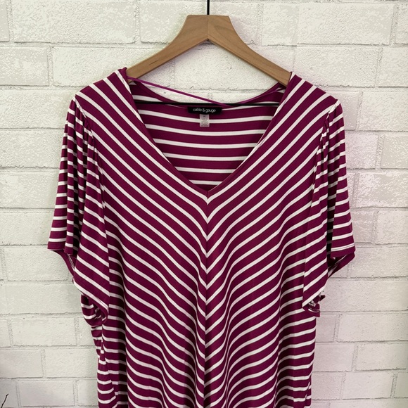 CABLE & GAUGE Purple & White Striped V Neck Short Sleeve Top - Picture 2 of 10